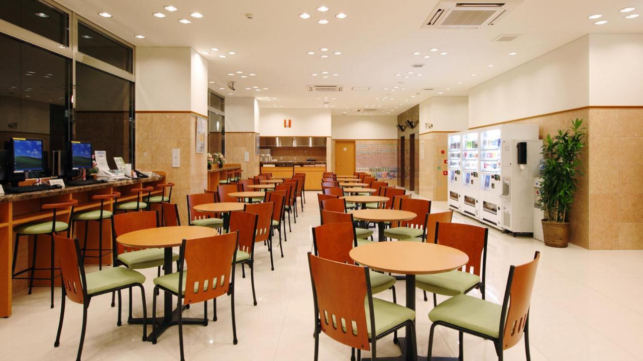 Toyoko Inn Sasebo Ekimae Bagian luar foto