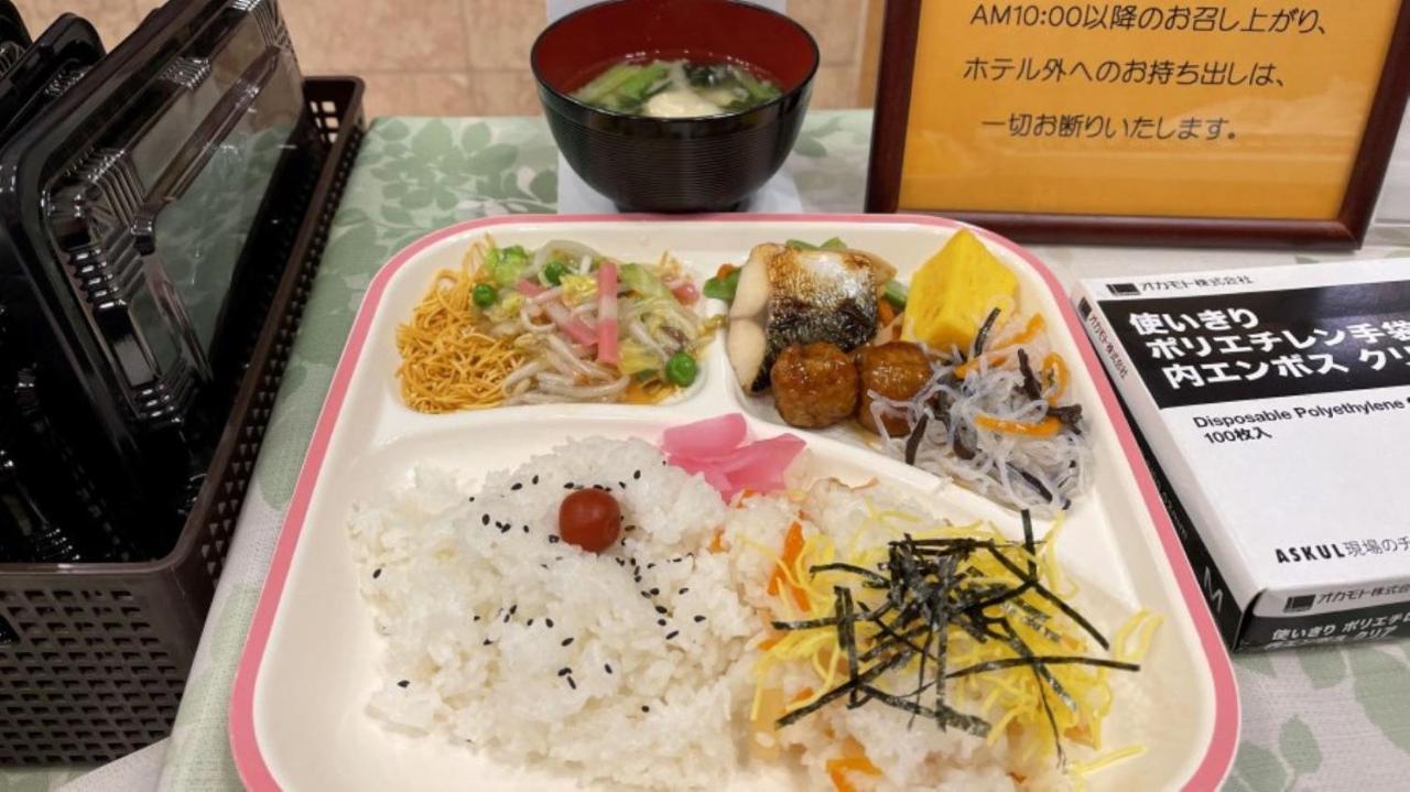 Toyoko Inn Sasebo Ekimae Bagian luar foto