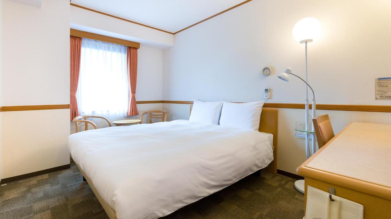 Toyoko Inn Sasebo Ekimae Bagian luar foto