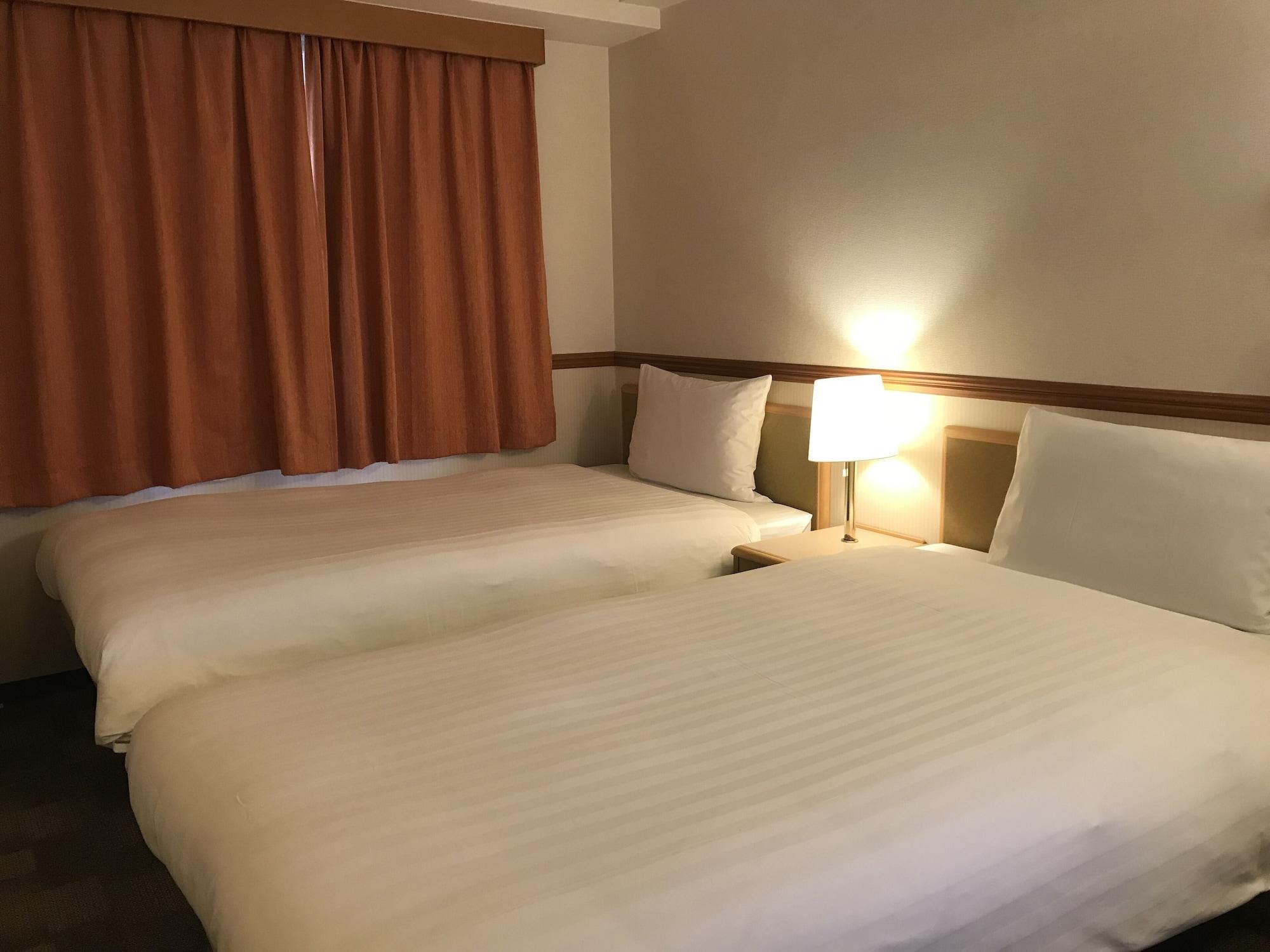 Toyoko Inn Sasebo Ekimae Bagian luar foto