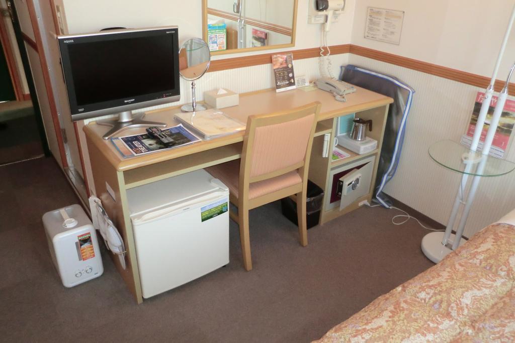 Toyoko Inn Sasebo Ekimae Bagian luar foto